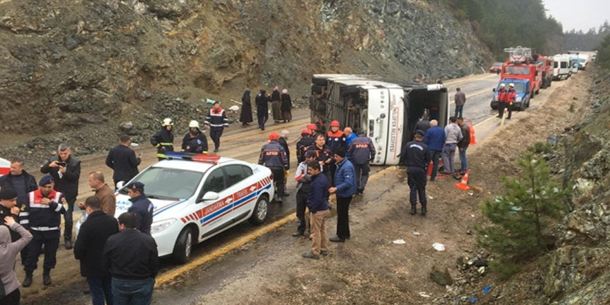 Bursa'da otobüs şarampole yuvarlandı