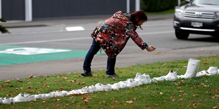 Yeni Zelanda’da kurbanlar için beyaz ayakkabı