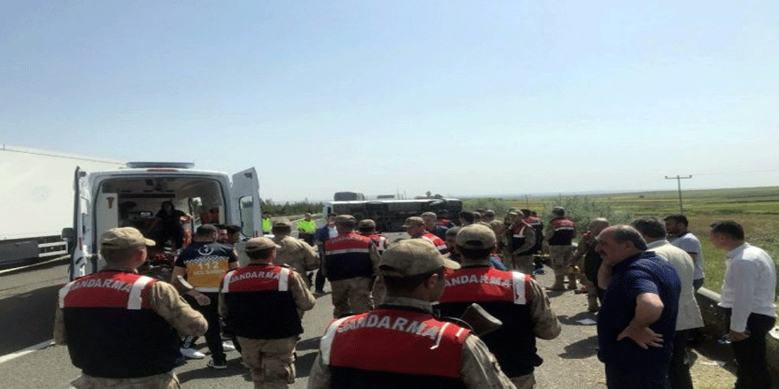 İşçileri taşıyan otobüs devrildi: 5 ölü, 14 yaralı