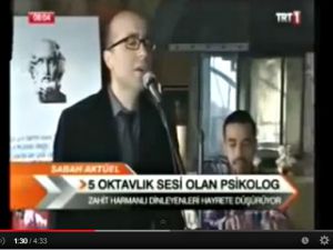 5 Oktavlık Sesi Olan Psikolog